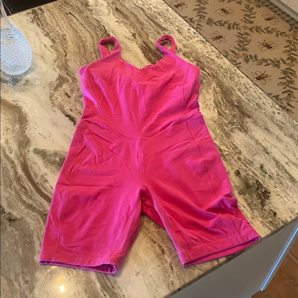 💕Lululemon Align Bodysuit Onesie 8" sonic pink  Size 8💕